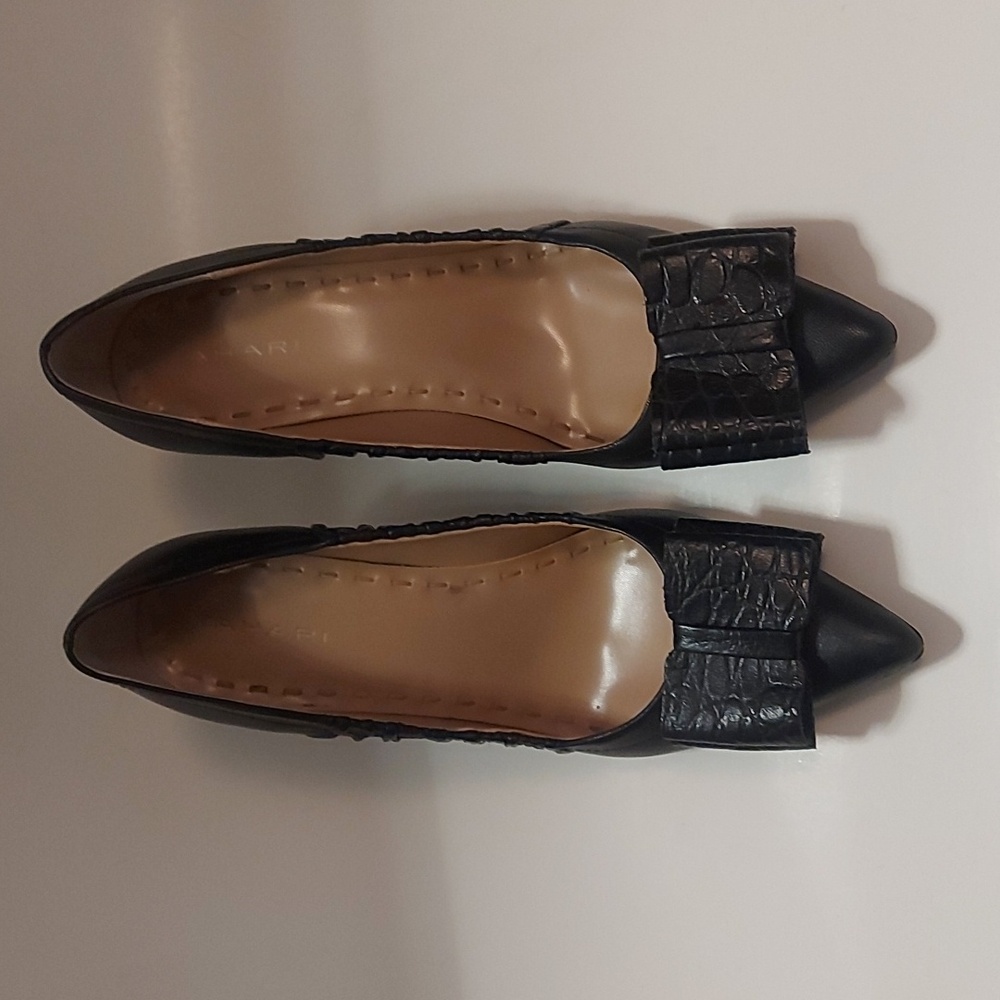 Tahari leather heels/ pumps with a bow